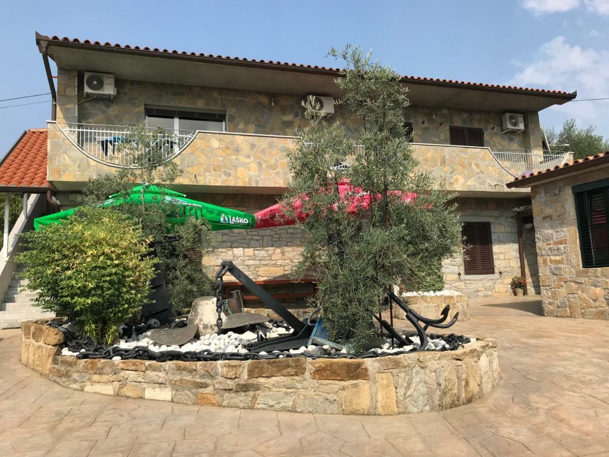 Tourist Farm With Apartments Fig Tree Dekani Exterior photo